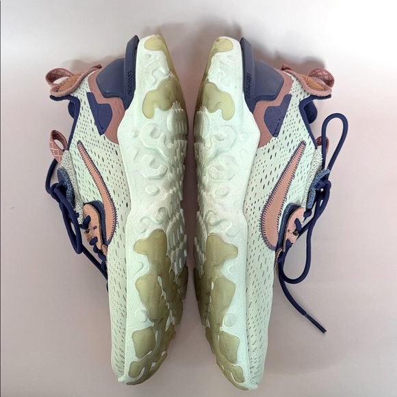 Nike CT3618-991 React Vision pink blue - Picture 3 of 9